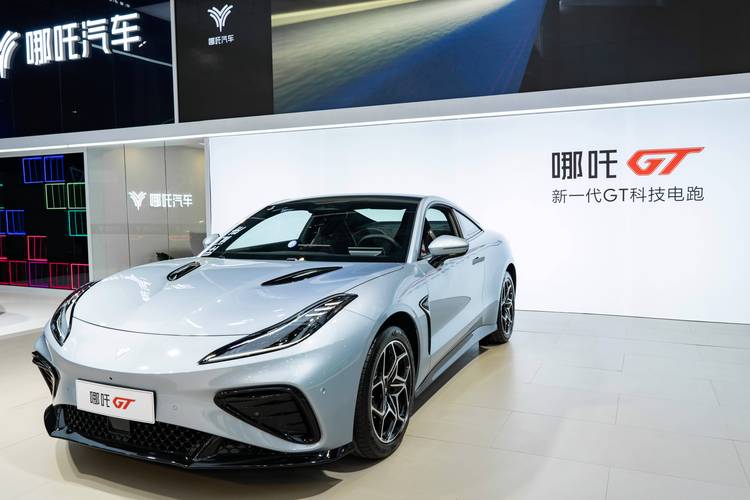 佛山禅城区新隆辉企业管理咨询哪吒汽车在智能汽车领域的表现，领途汽车在新能源汽车市场中的影响力